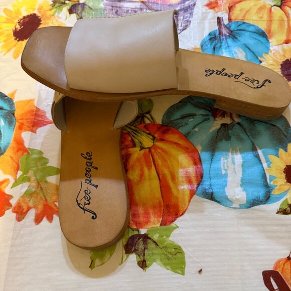 Free People Tan Leather slides - Size 39.5 EU - Picture 1 of 6